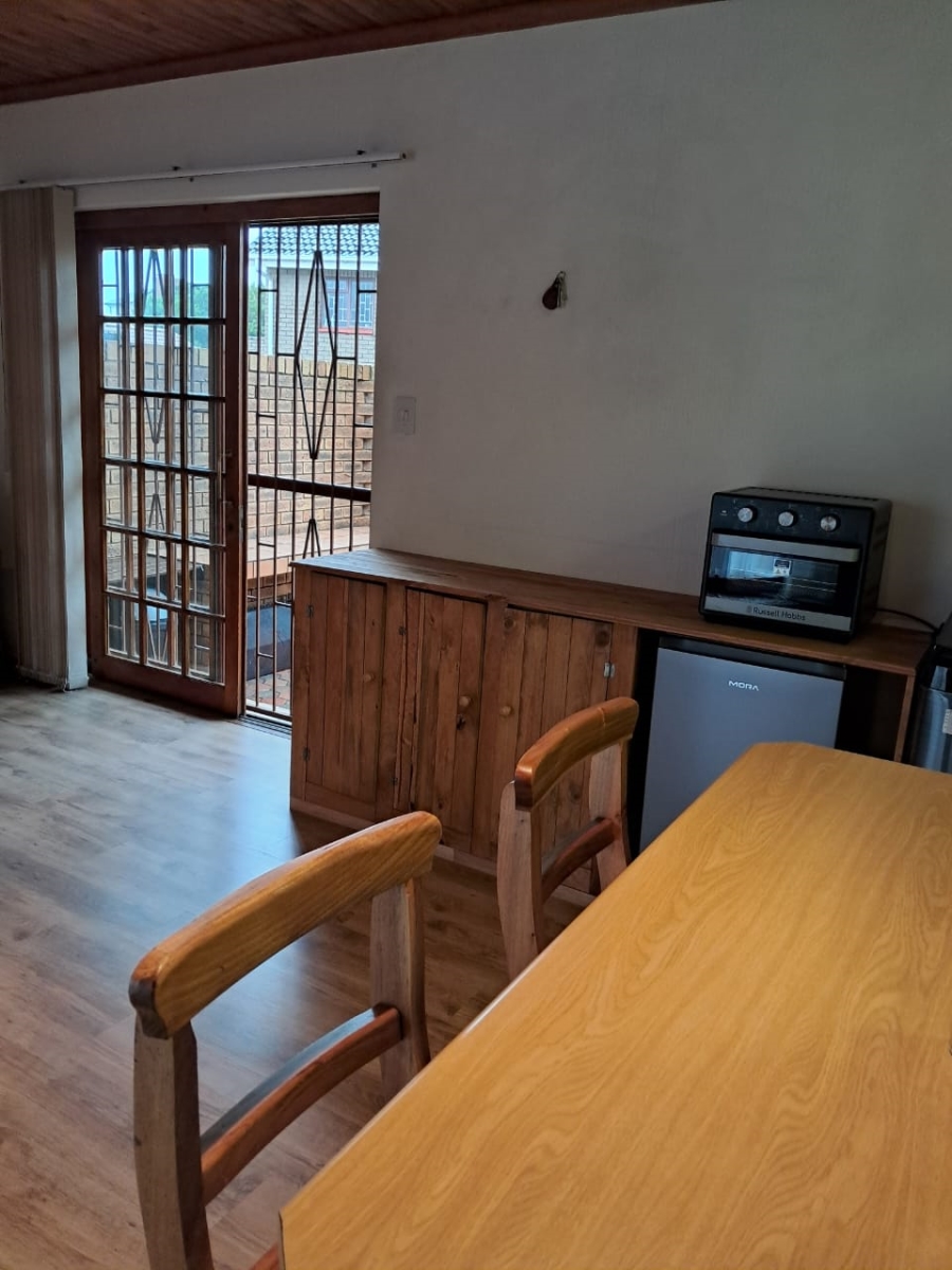 2 Bedroom Property for Sale in Bayview Western Cape